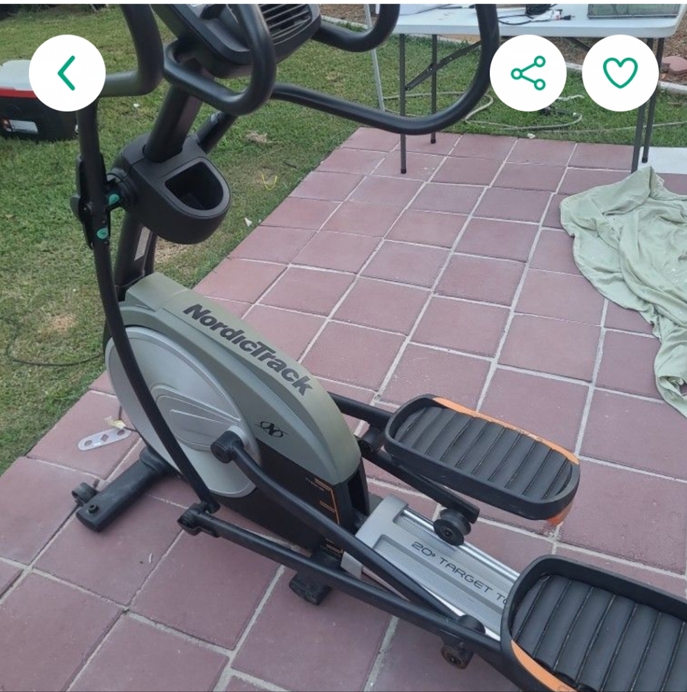 NordicTrack E 8.7 Elliptical with Digital Display And adjustable Incline.